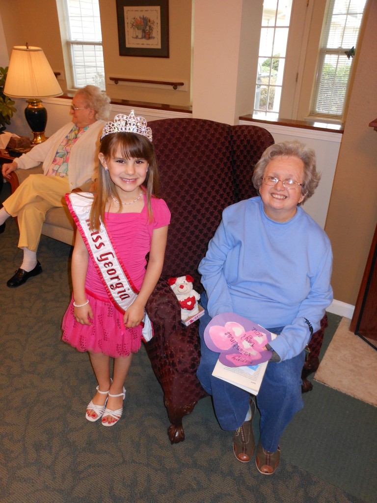 Samantha Wethal volunteering at nursing home