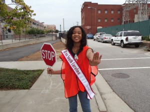 miss_south_carolina_pre_teen__felicia_mcgill__directing_traffic_at_the_doctor_cares_race