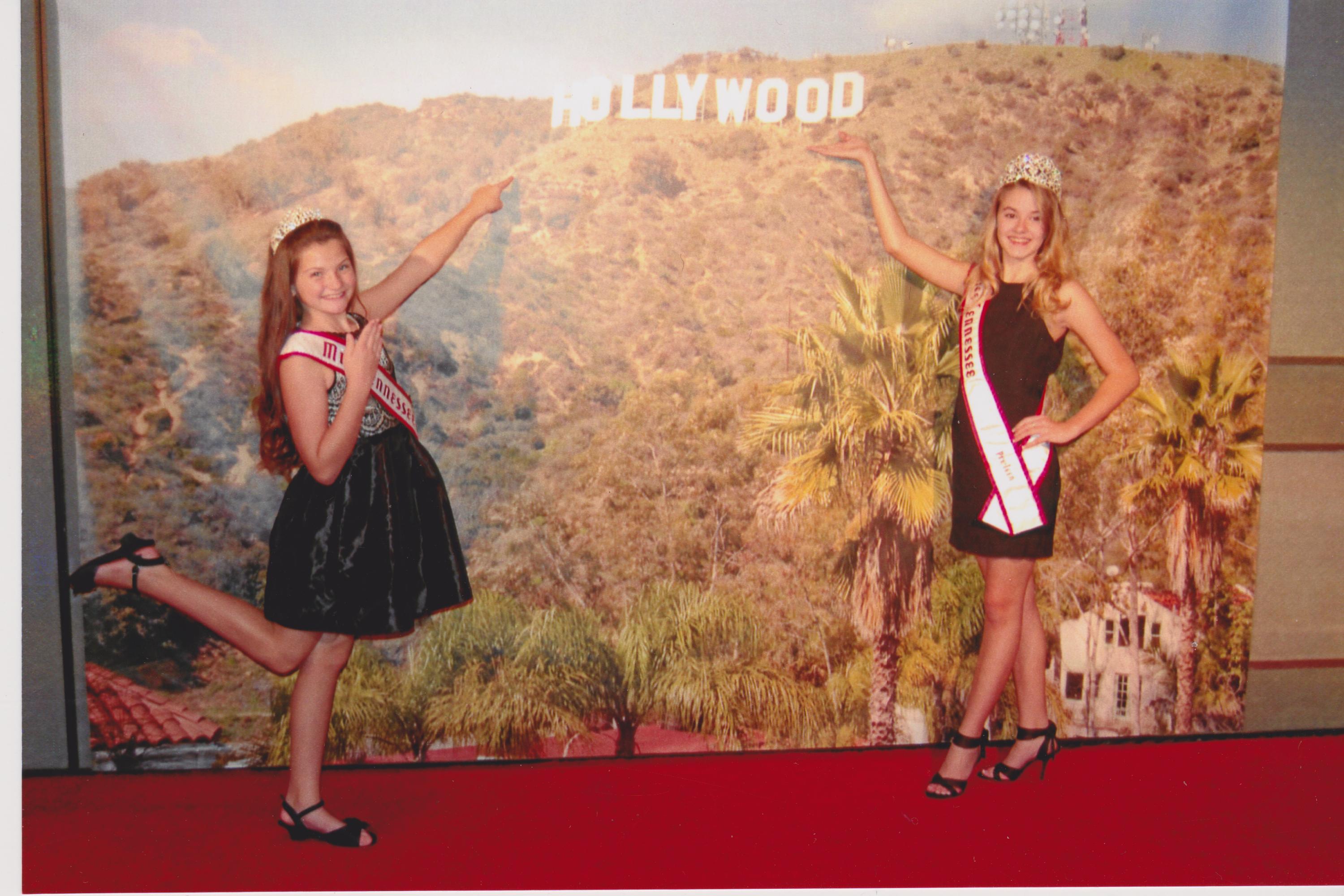 French Naturist Pageant Surveys Hyatt All For One